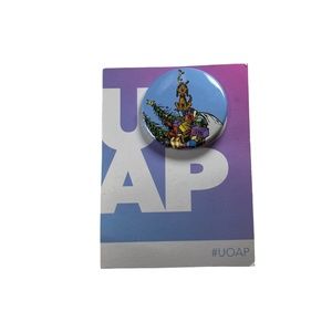 2021 Universal Studios Orlando UOAP Passholder Button - Merry to the Max